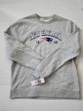 NFL TEAM Apparel New England Patriots Crew Neck Sweatshirt NWT Size XL