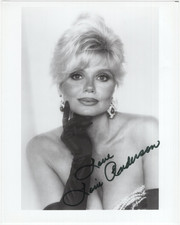 Loni Anderson Signed 8 x 10 Photo / Autographed Actress WKRP in Cincinnati