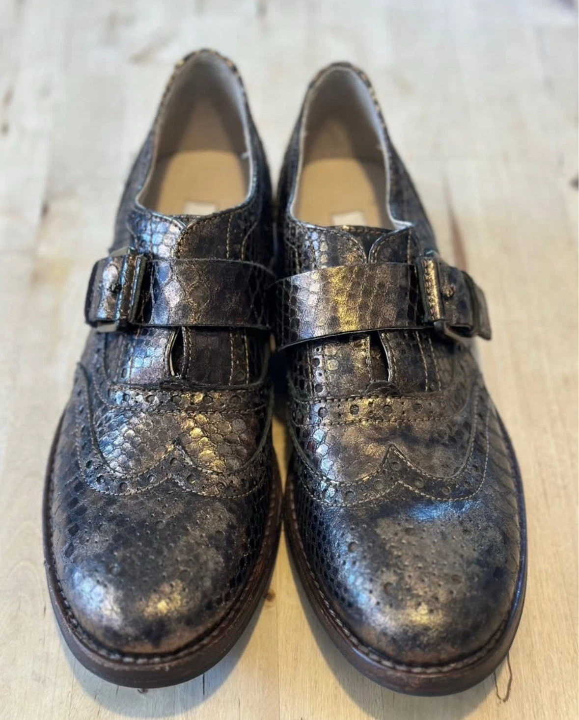 Mocassino Oxford Clarks Narratives bronzo motivo pelle di serpente fibbia taglia 8 5 nuovo senza etichette