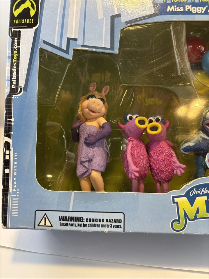 Jim Henson's Muppets Palisades Miss Piggy, Snowth e Gonzo “Mini Muppets” Novo Na Caixa - Imagem 4 de 4