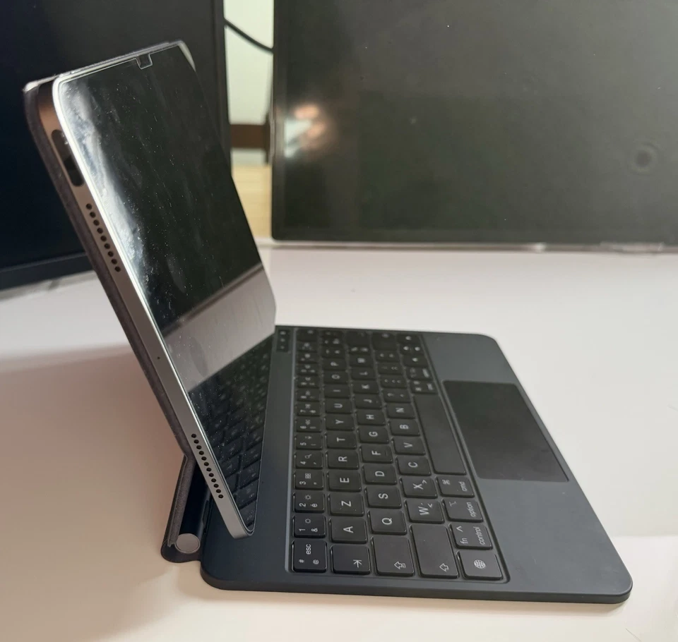 Apple iPad Air (5th generation) · 64GB · Wi-Fi, photo 2 sur 3