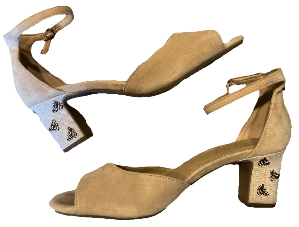 Aerossóis OOHLALA Bege Camurça Couro Sling Salto Traseiro Bordado Abelhas - Imagem 2 de 4