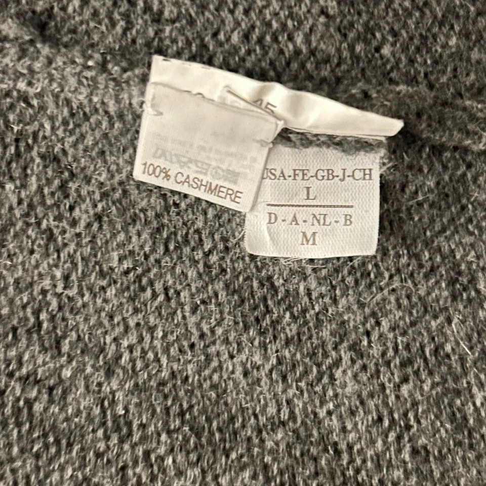 Cardigã feminino 100% cashmere feito na Itália cinza carvão tamanho grande - Imagem 3 de 4