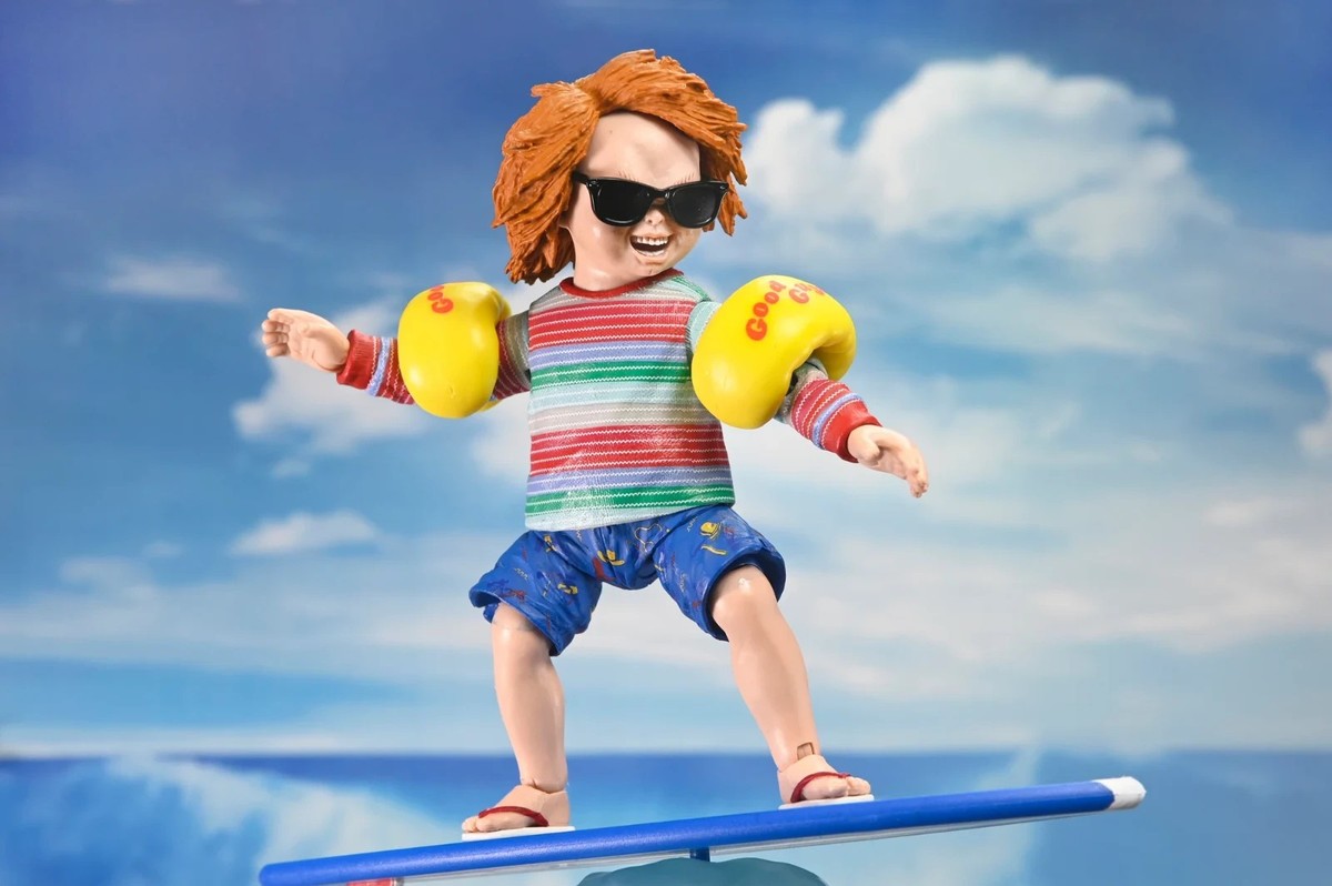 Child's Play 3 Ultimate Surf's Up Chucky figurine collection Neca