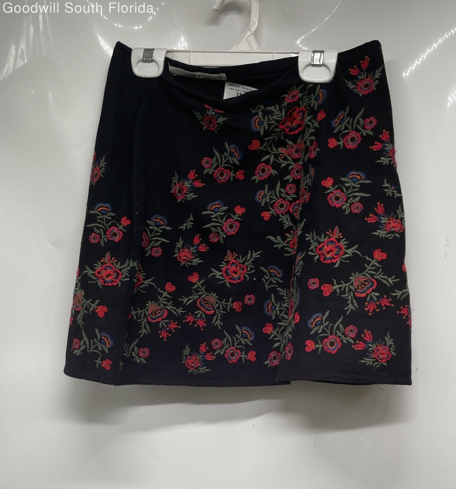 Zara Basic Womens Black Floral Embroidered Straight & Pencil Skirt Size XS