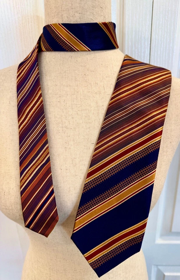 Gravata masculina por Roberto Cavalli, 100% seda feita na Itália, listras brilhantes - Imagem 3 de 4