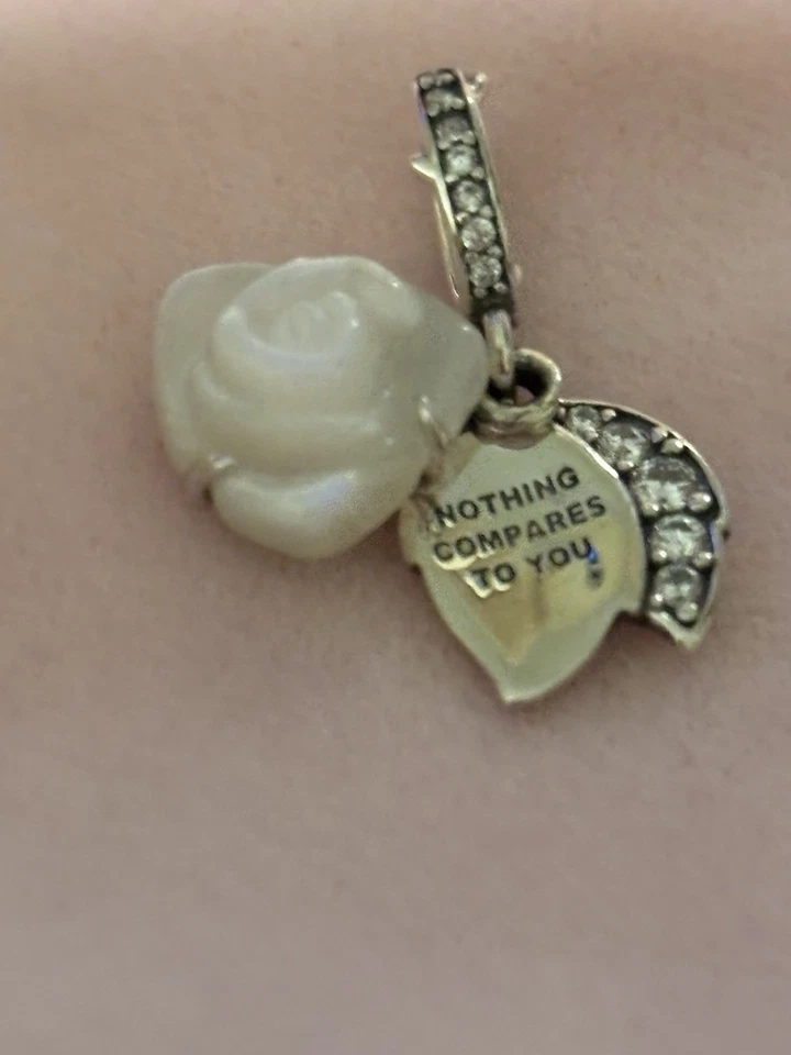 Pandora Rosa Blanca en Flor Doble Cuelga Dije Plata de Ley Foto 4 de 4