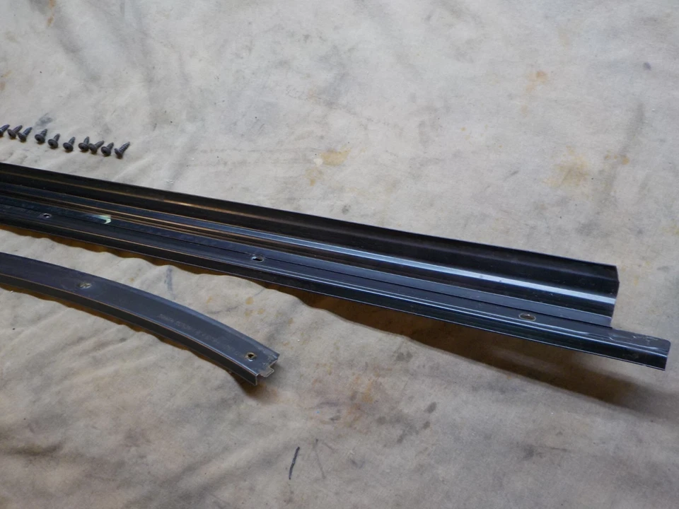 03-05 Dodge Ram 1500 2500 3500 conductor parabrisas izquierdo revelar canal moldura Foto 3 de 4