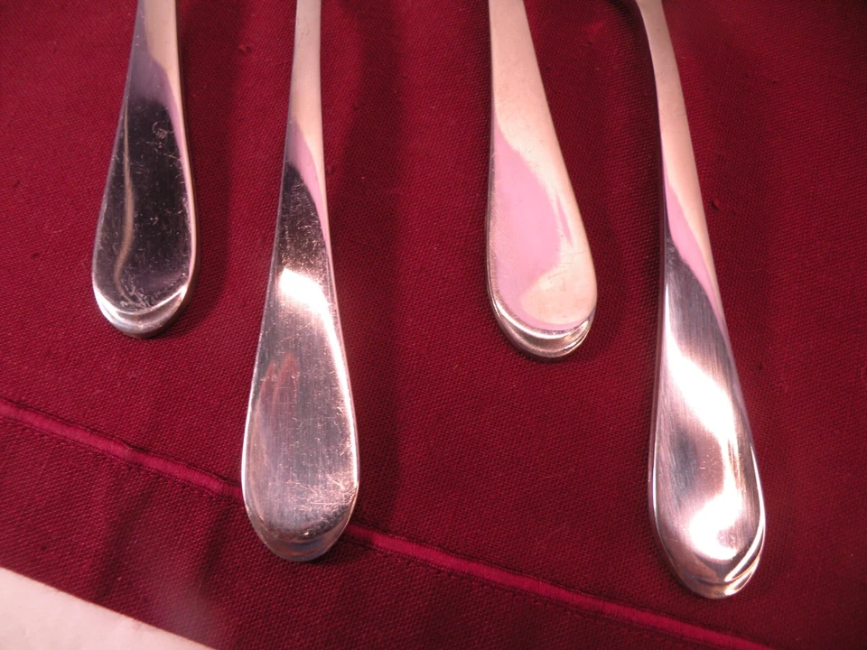 Set of 4 Oneida Stainless Steel Icarus Place Oval Soup Spoons 7 7/8" - Image 3 of 4