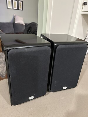NHT (Now Hear This) SB2 Bookshelf Speakers in piano black finish