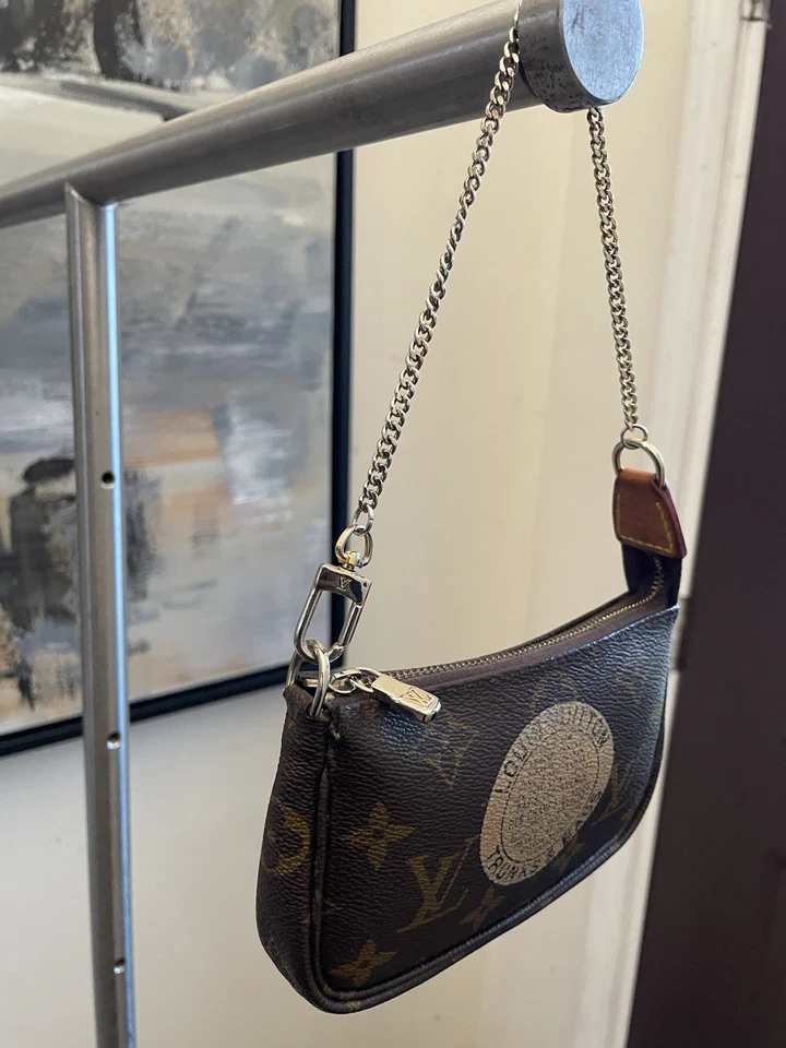 Louis Vuitton LV Mini Pochette Accessoires Pouch AR1009 - Image 3 of 4