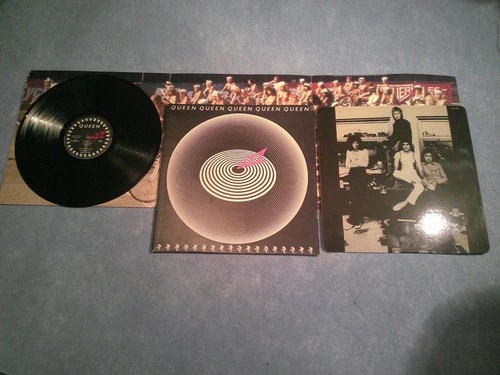 QUEEN JAZZ VINYL UK 1ST PRESS WITH POSTER EMBOSSED COVER NEAR MINT AUDIO EMA 788