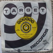 The Freshmen - She Sang Hymns Out Of Tune - RARE - EX- 45 - IRELAND Rock The Freshmen - She Sang Hymns Out Of Tune - RARE - EX- 45 - IRELAND Rock