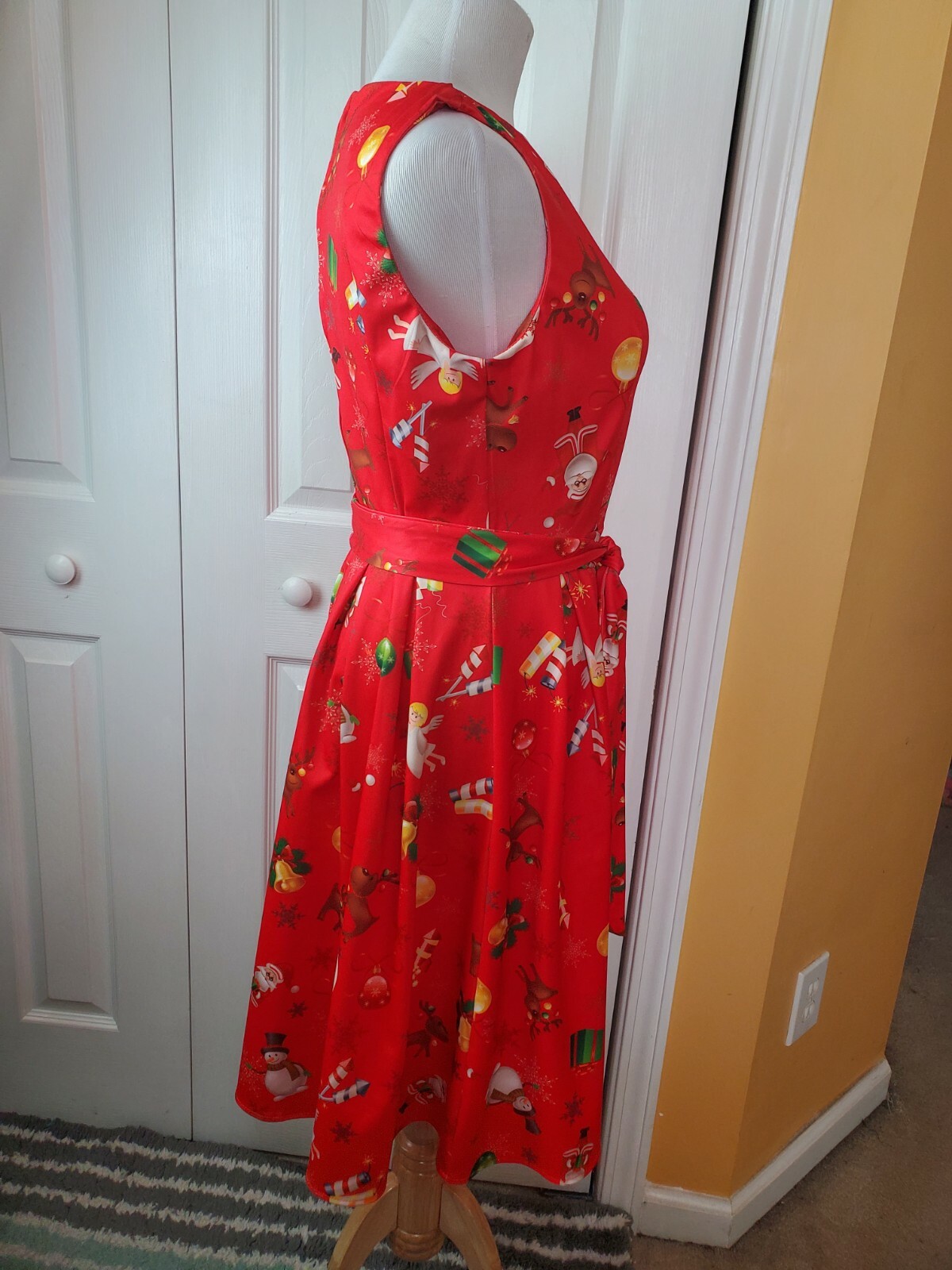 Ouges Women's Christmas Patterned Sleeveless Fit … - image 7