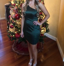 Lulus Hunter green Womens size Medium one shoulder Short Dress