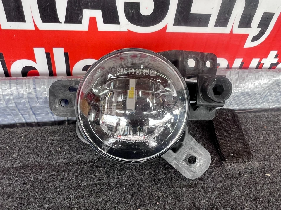 2024 GMC CANYON OEM LED FOG LIGHT LAMP RH SIDE - Изображение 2 из 4