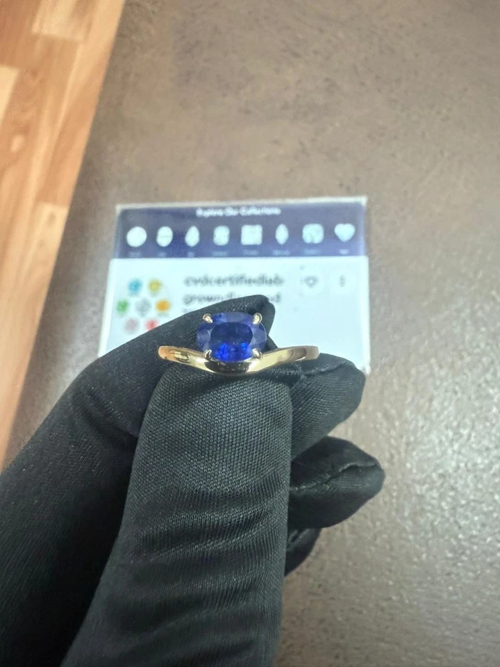 1.00 Oval Blue Sapphire Gemstone Engagement Ring 14 KT Yellow Gold - Image 3 of 4