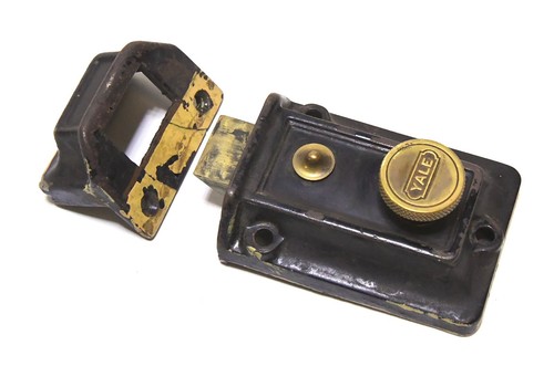 VINTAGE YALE DEADBOLT SLIDE LATCH LOCK WITH RECEIVER - Picture 4 of 6
