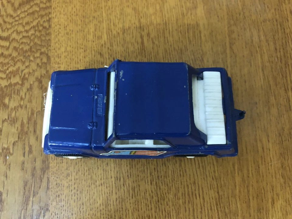 COCHE DE JUGUETE VINTAGE 1970 TOOTSIETOY JEEPSTER AMERICAN EAGLE HECHO EN EE. UU. BUEN ESTADO Foto 3 de 4