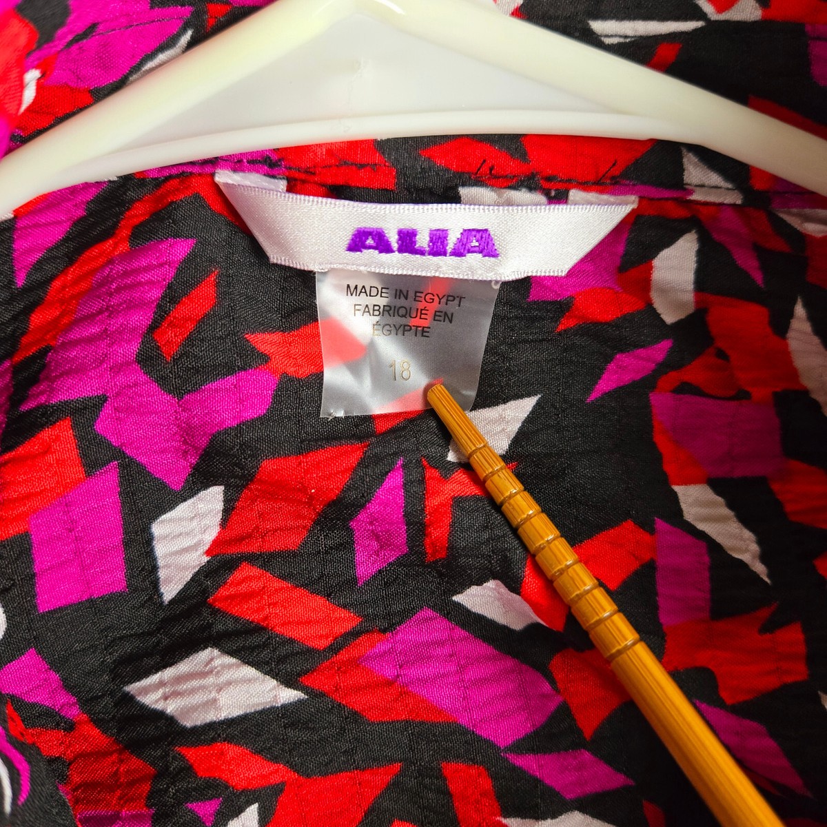 Alia Ladies 3/4 Length Sleeve Red Black White Pink Geometric
