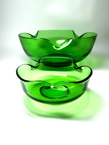 Vintage Anchor Hocking retro style Bent Green Glass Chip and Dip Bowl Set