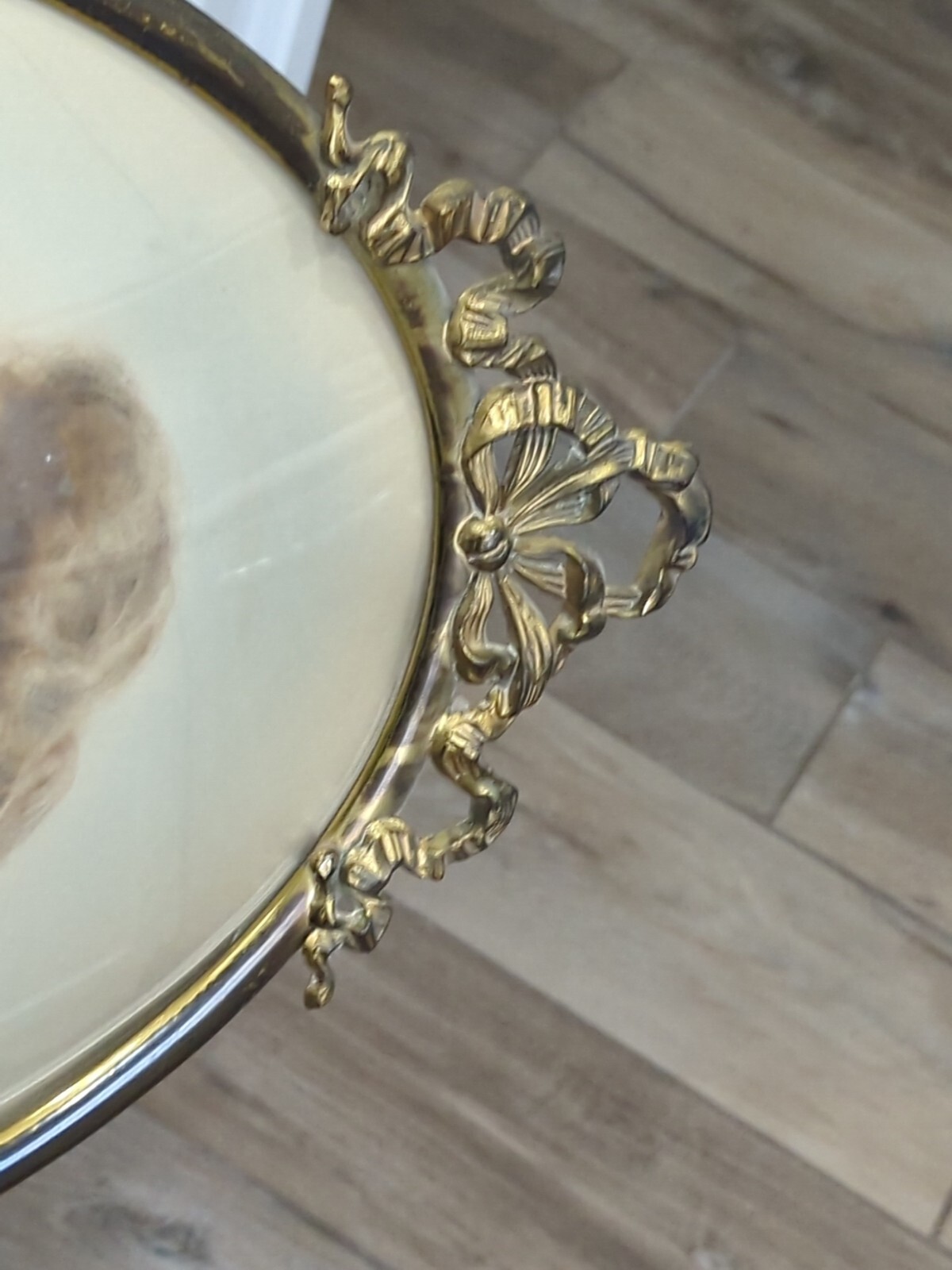 Antique OVAL Brass Picture Frame w/ Convex Bubble Glass Ribbon bow