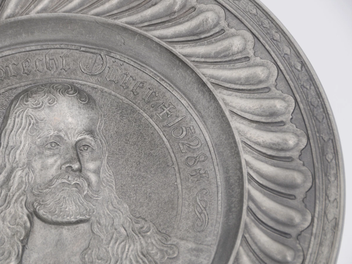 Zinnteller Albrecht Dürer im Pelzrock Münchner Selbstbildnis Relief Wandteller