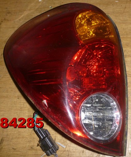 Rückleuchte rechts Mitsubishi L200 4WD 2,5TD 73/99 EZ:06.07 (84286)