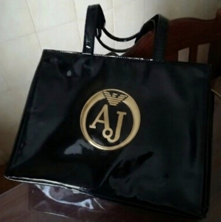 Borsa ARMANI JEANS Tote Bag Vernice Nera Logo Oro Misure 19 x 18 x 10 cm.
