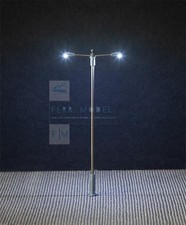 FALLER 180203 - Lampione stradale illuminato a 2 braccia. Scala H0 1:87