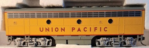 Stewart HO F-7B PhI Late Union Pacific (sin Rd#) tracción delantera con Kadees (usado) DC Stk# 9181 | Zustand: Used