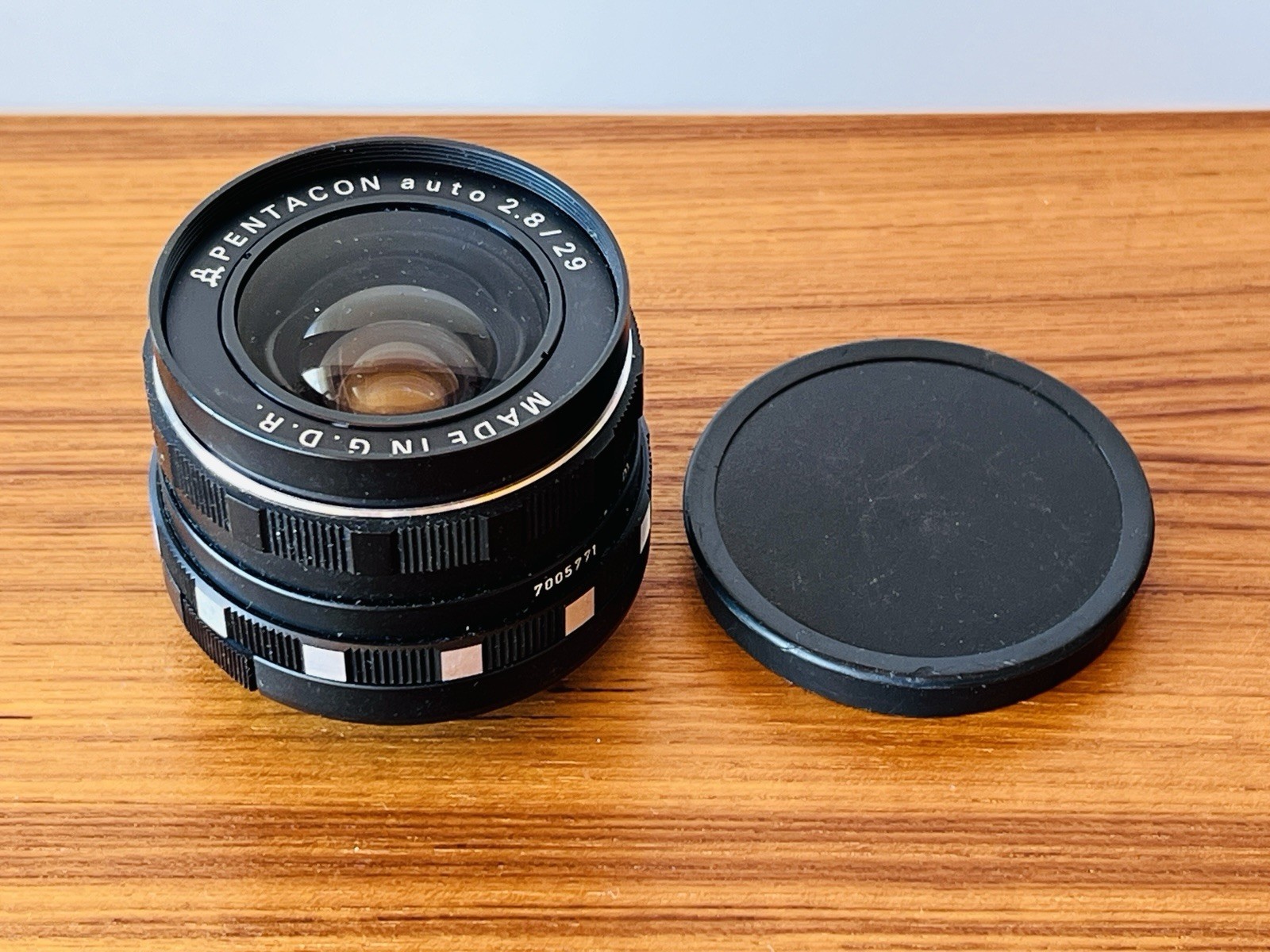 Objektiv * Pentacon auto  2.8/29mm *
