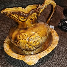 Vintage Wash Basin With Pitcher