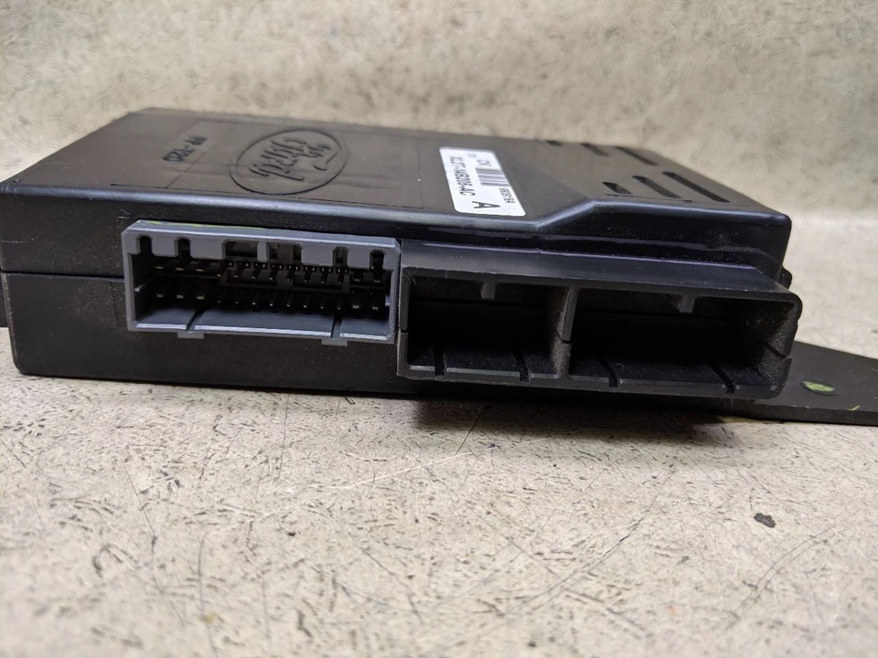 Módulo multifunción XL2T14B205AC detrás del tablero central se adapta a 99 01 MAZDA B-2500 f68 Foto 4 de 4