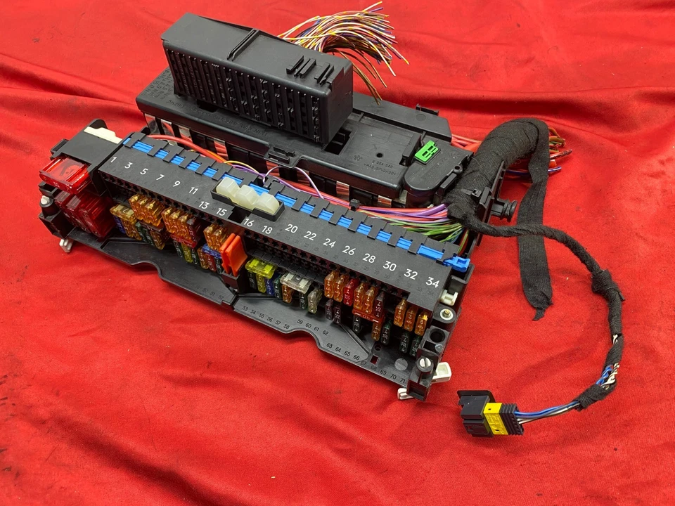 99-06 BMW E46 3 Series M3 X3 Interior Power Fuse Junction Control Box Unit OEM✅ - Image 2 of 4