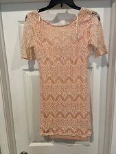 Forever 21 Lace Pink Short Sleeve Dress Size Small