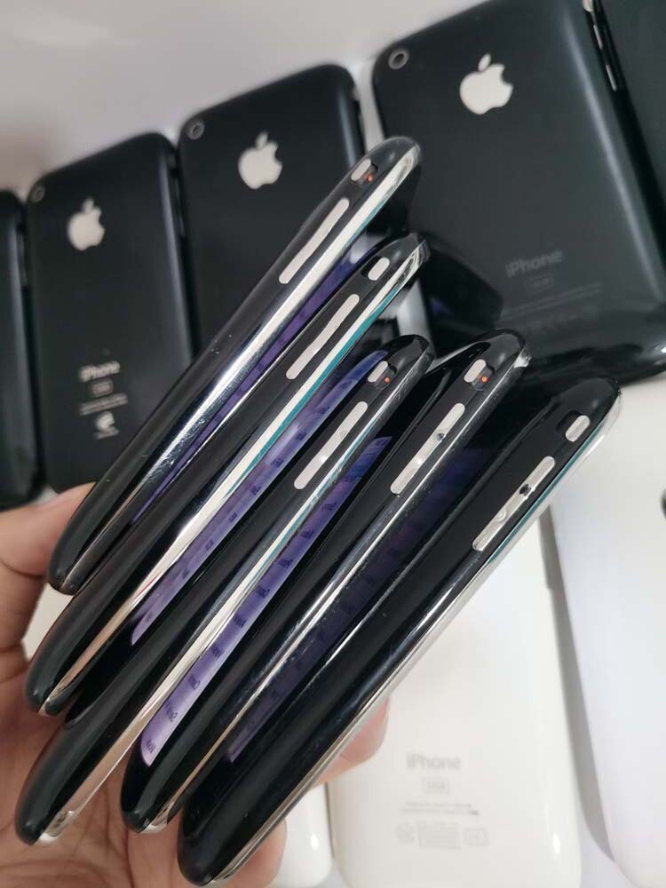 Apple iPhone 3G 3GS - 8GB 16GB 32GB - Black White Apple iPhone 3G 3GS - 8GB 16GB 32GB - Black White