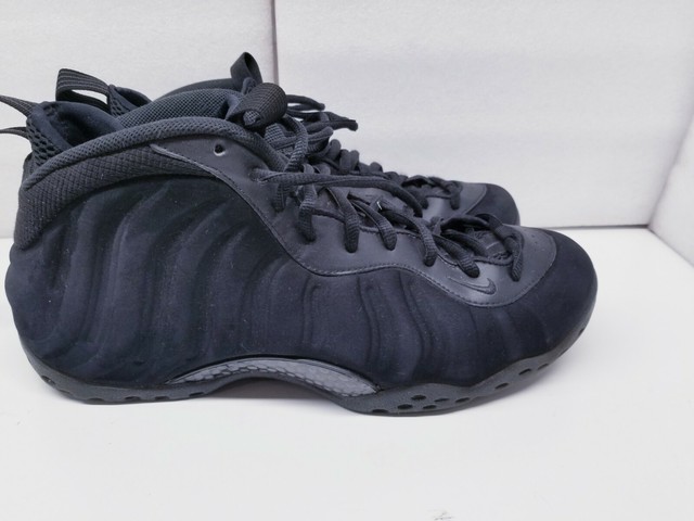 foamposite triple black