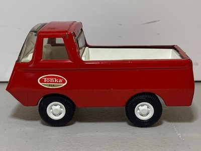 TONKA TRUCK 4-Wheeled Red & White 4.5'' Flatbed Vintage from the 1970's  1-Owner