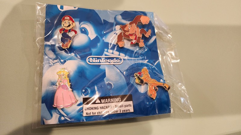 new & sealed 2006 World Of Nintendo Pins Samus Mario Princess Peach Donkey Kong