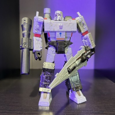 Transformers Siege Megatron Hasbro WFC Generations Voyager