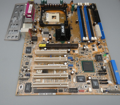 RARE ASUS P4C800 DELUXE  socket 478 + IO Shield - For Repair