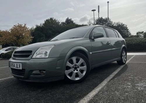 Vauxhall Signum 3.0 V6 Elite - Picture 1 of 8