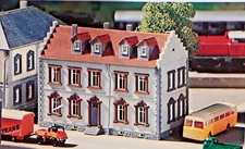 Arnold Rapido N 1:160 Scale 2 Story House Construction Kit - Open Box (AA-122