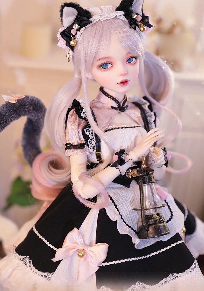 Poupée de Paola Reina, customisée par Eugenia Filipp pour