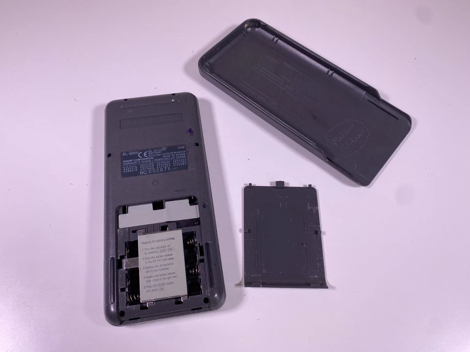 Sharp EL-9200 Scientific Graphics Calculator - Not Working No Power Sold As Seen - Image 4 of 4