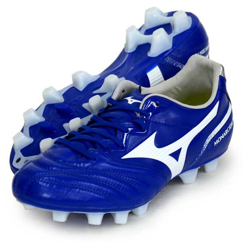 extra wide soccer cleats