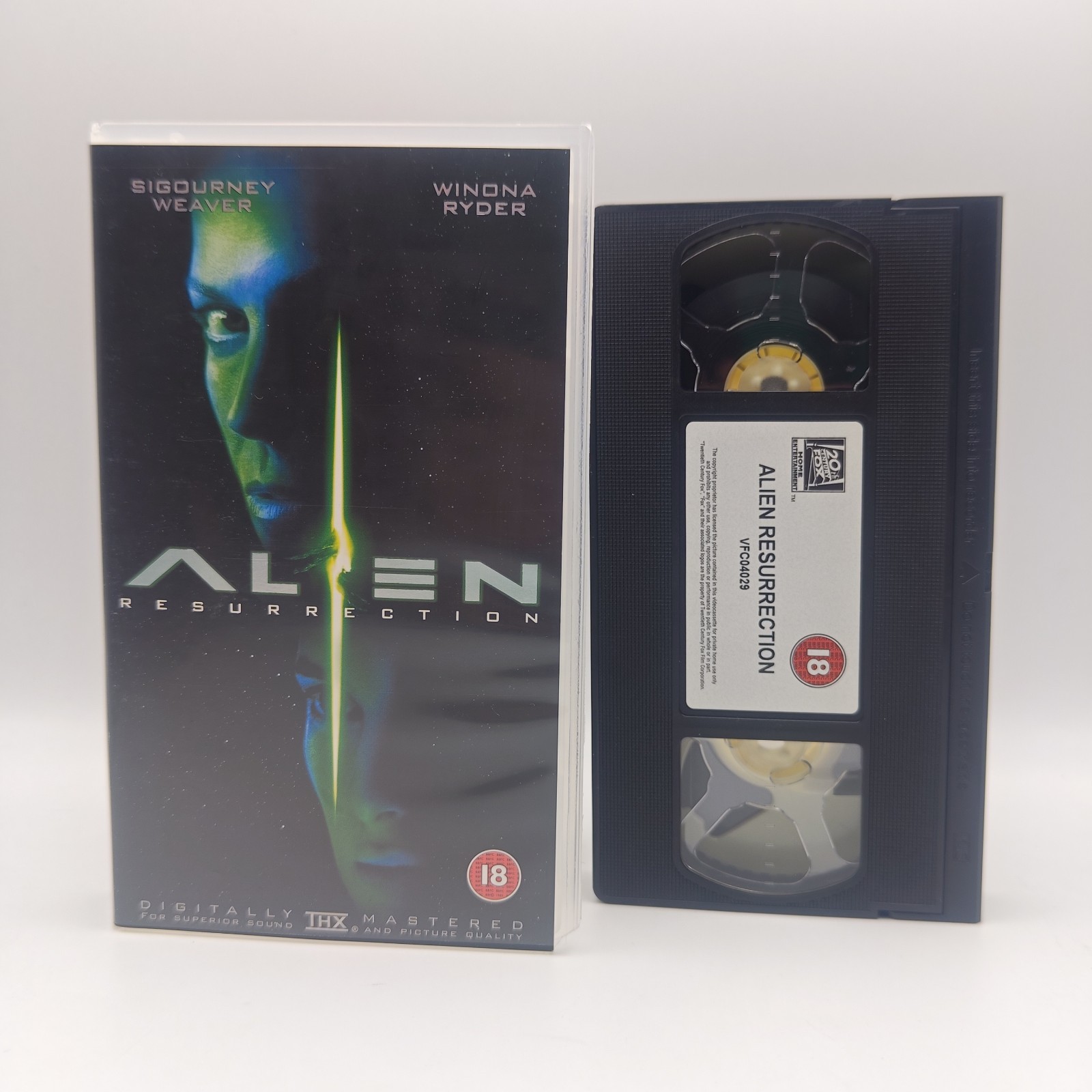 Alien Resurrection 1997 PAL VHS Tape Sigourney Weaver Horror