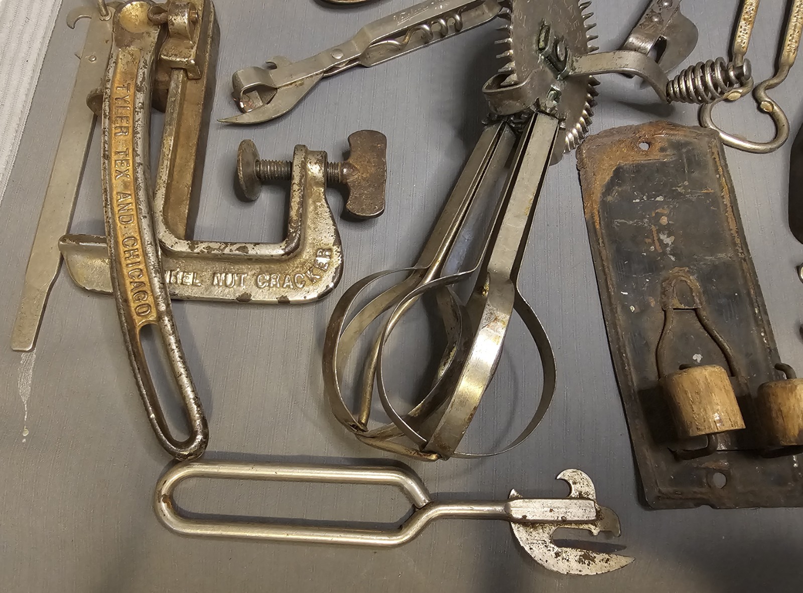 Posten (30) Küchenutensilien Werkzeuge Gadgets Antik Vintage Primitiv 3/3 LOTS – Bild 7