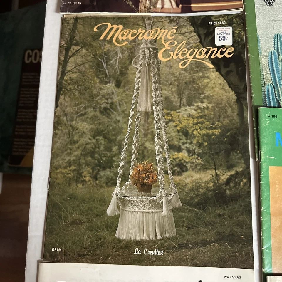 Libretti riviste modelli tessitura macramè vintage anni 70 lotto di 10 made in USA - Immagine 3 di 4